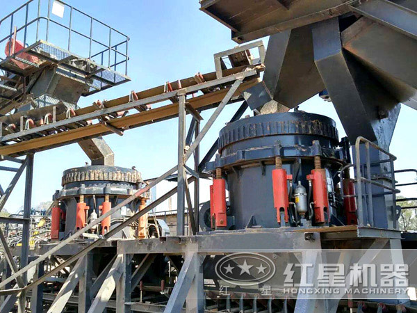 新疆900圓錐破碎機加工現場